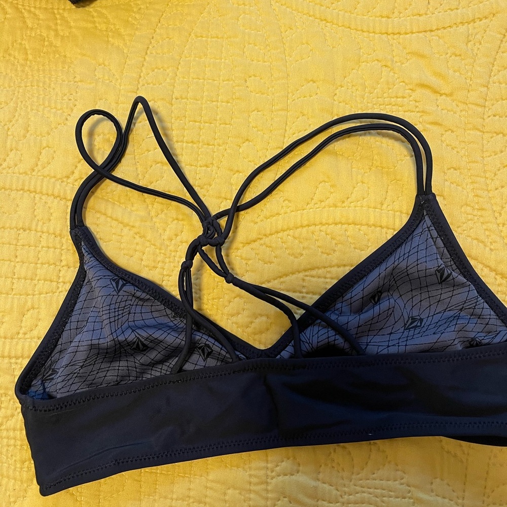VOLCOM Black Bikini set - Picture 5 of 7